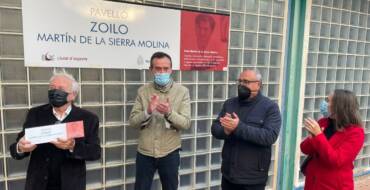 La pista cubierta del polideportivo de Carrús ya lleva el nombre de Zoilo Martín de la Sierra Molina
