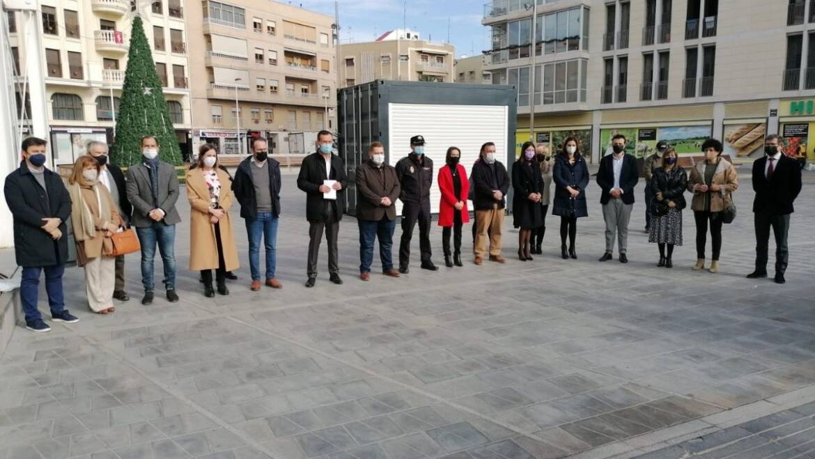 El Ayuntamiento de Elche muestra su repulsa contra el último asesinato machista en Torrevieja