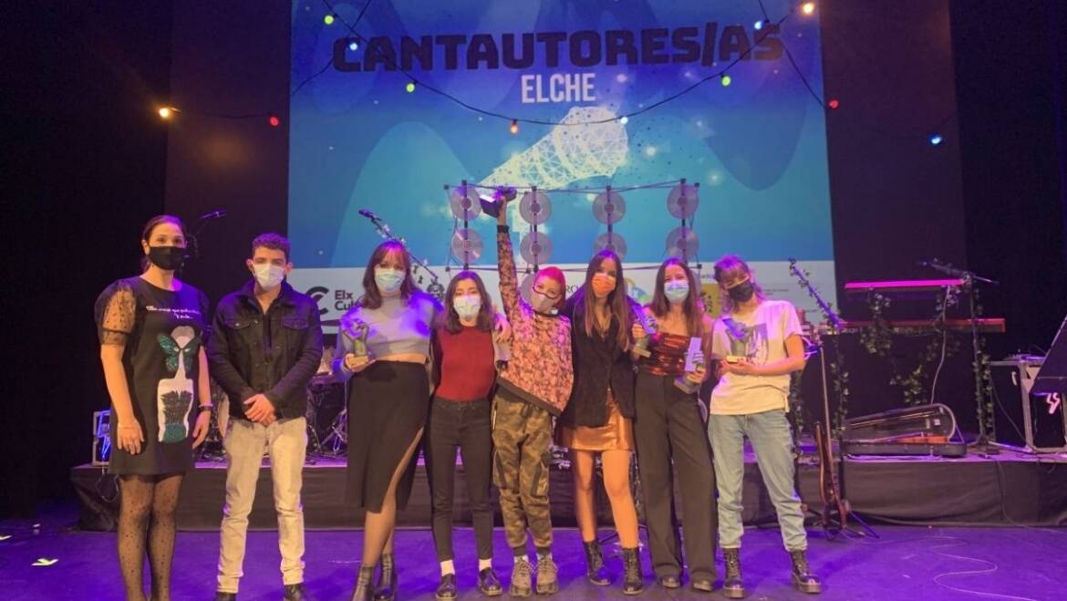 La malagueña Beatriz González gana la edición XXIII del Certamen Nacional de Jóvenes Cantautores de Elche