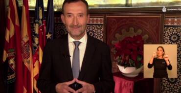 El alcalde de Elche, Carlos González, pide extremar la prudencia frente al coronavirus en su mensaje de Navidad