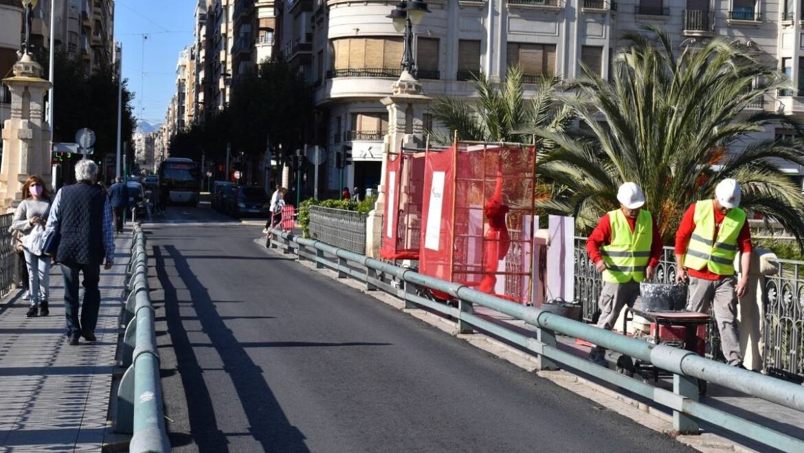 El Ayuntamiento inicia las obras para mejorar el Puente de Canalejas y la Pasarela Pintor Albarranch
