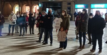 El Equipo de Gobierno se suma a la concentración contra la violencia machista en la Plaça de Baix