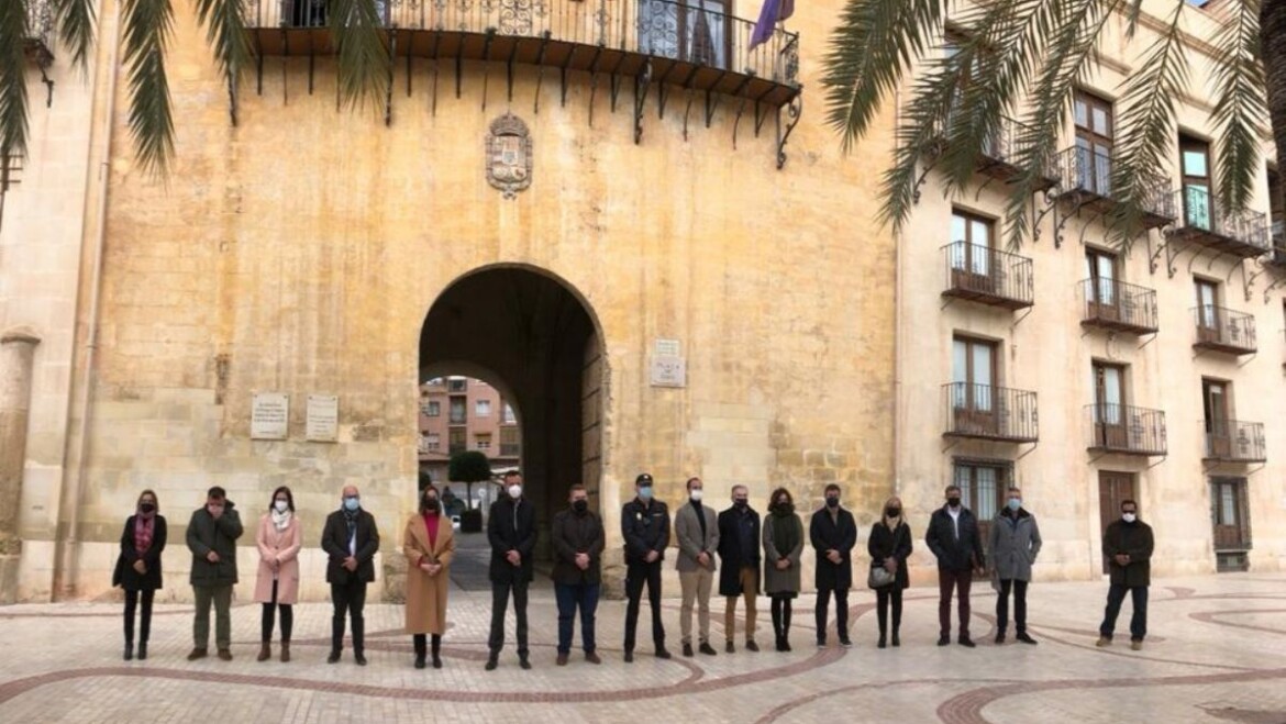 La Corporació Municipal condemna l’assassinat masclista de Torrevella