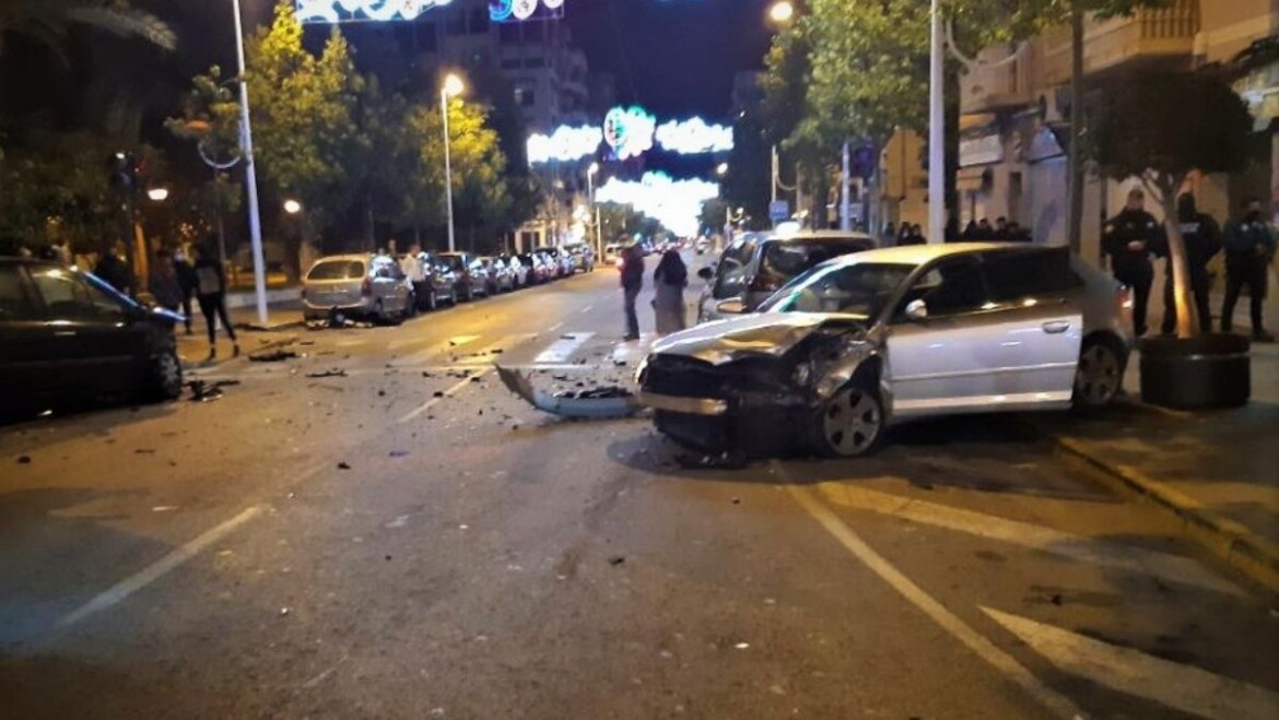 Detenido por provocar un accidente de tráfico y golpear a un agente de la Policía Local