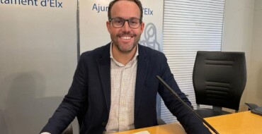 El Ayuntamiento destina casi 200.000 euros a la mejora de la accesibilidad en instalaciones municipales y al ascensor de la Asociación Parkinson Elche