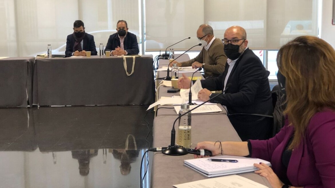 El Ayuntamiento propone trasladar la apertura comercial del Domingo de Ramos y del Día de la Asunción al 25 de abril y al 14 de agosto