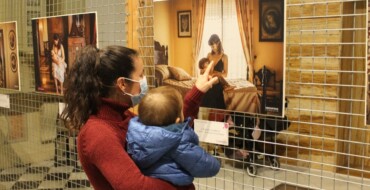 Las Clarisas acoge una exposición fotográfica de la asociación La Mama d’Elx para visibilizar la lactancia materna
