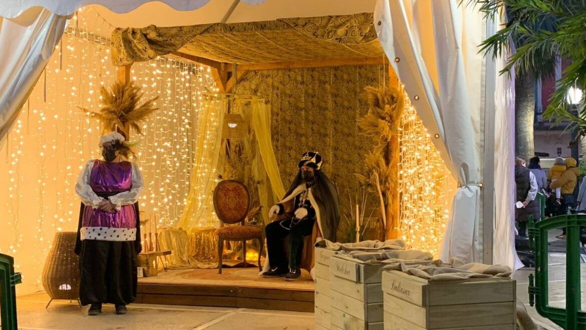 El Cartero de los Reyes Magos llega a la Glorieta para recoger las cartas de los niños y niñas
