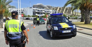 La Policía Local detiene a dos mujeres por intentar robar el  equipo de sonido de un vehículo