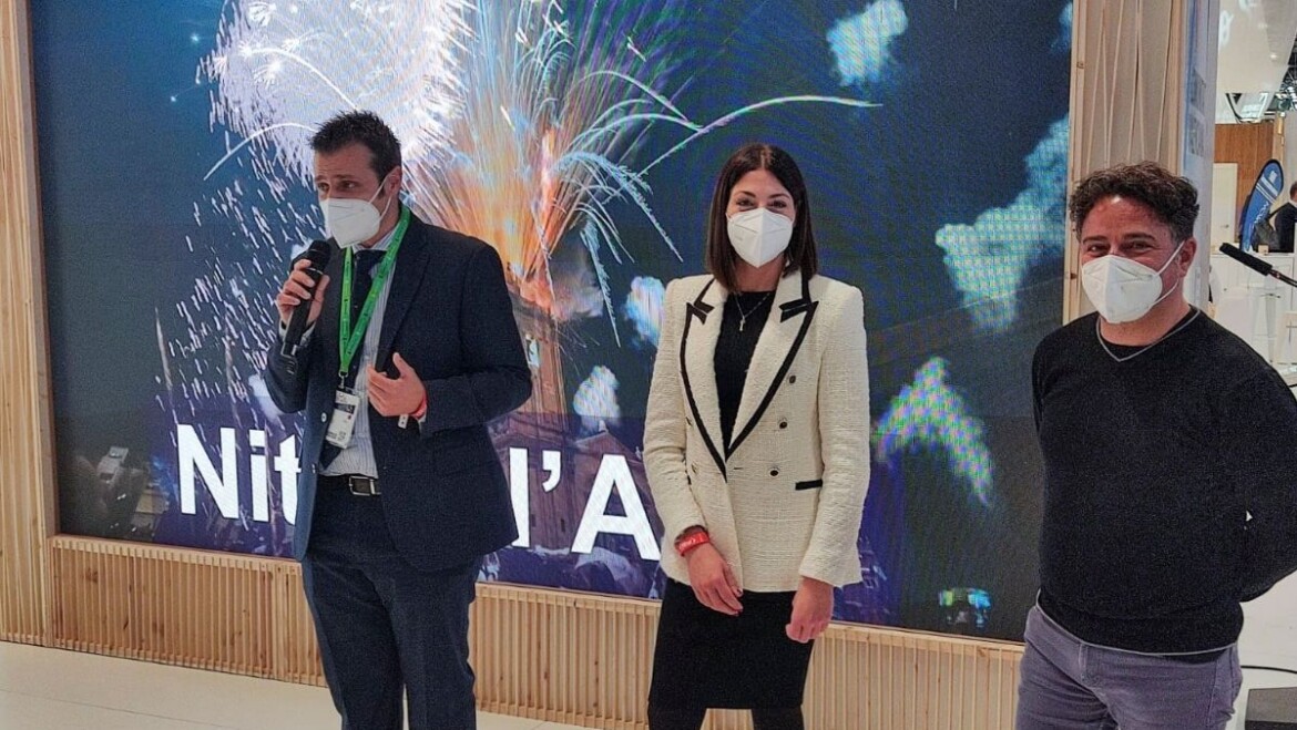 La concejala de Fiestas destaca en FITUR que la Nit de l’Albà es un espectáculo único en el mundo