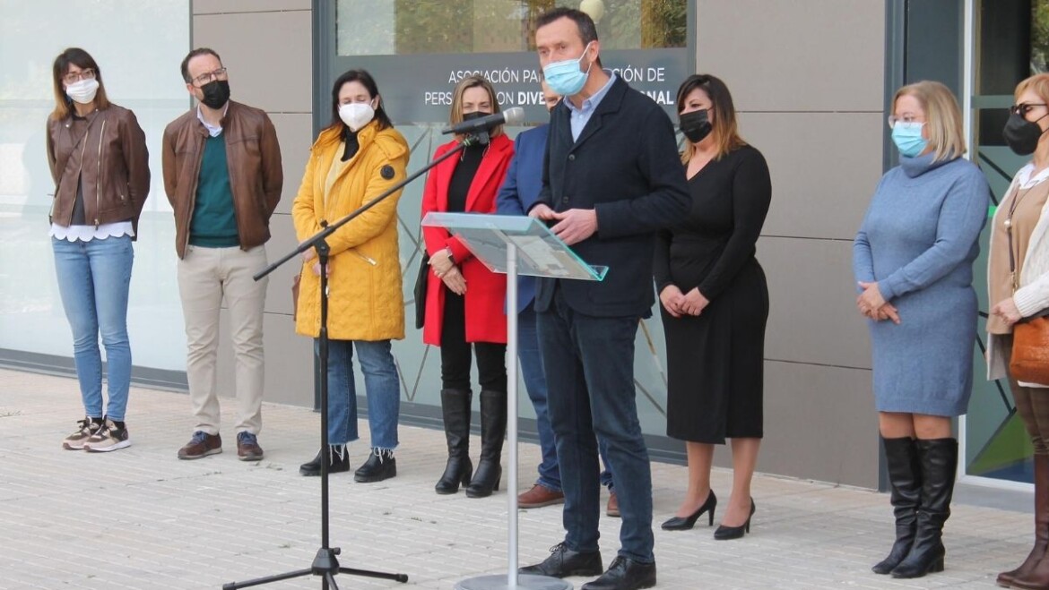 El Centro de Actividades Andrea Velasco de la asociación Anoa-Elx abre sus puertas en la calle Brasil