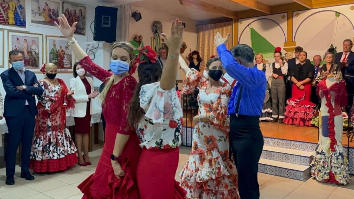 La Casa d’Andalusia nomena la regidora de Festes, Mariola Galiana, com a “Andalusa de l’any” i el periodista Sacramento Alvear, com a “Andalús de l’Any”