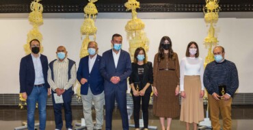 Paqui Díez, primer premio de la Categoría Libre Formato Especial del Concurso de Artesanía de la Palma Blanca con una obra de inspiración cervantina