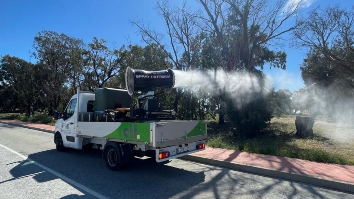 Continúa la lucha contra la proliferación de mosquitos con el refuerzo del plan de fumigación semanal