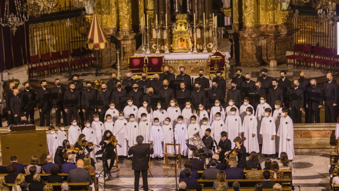 La basílica de Santa María acoge el concierto del Misteri previo a la Semana Santa