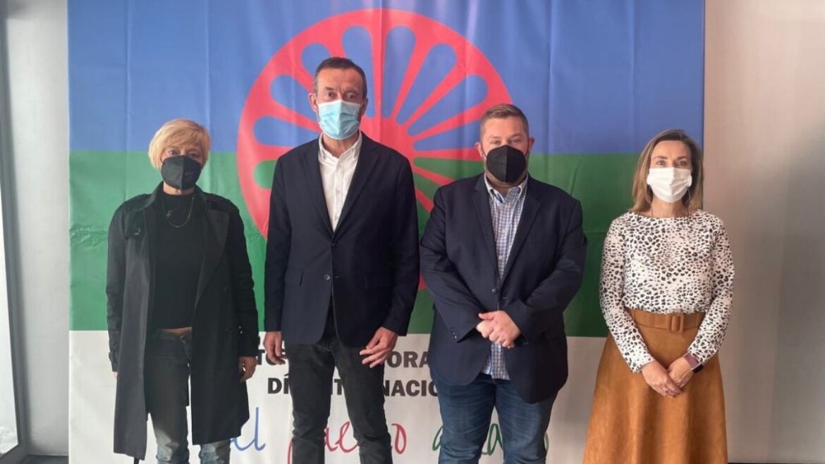 La conmemoración del Día Internacional del Pueblo Gitano reivindica en la lectura del manifiesto una igualdad real y efectiva