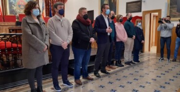 El Ayuntamiento condena el asesinato de un niño a manos de su padre en Sueca en un acto de violencia vicaria