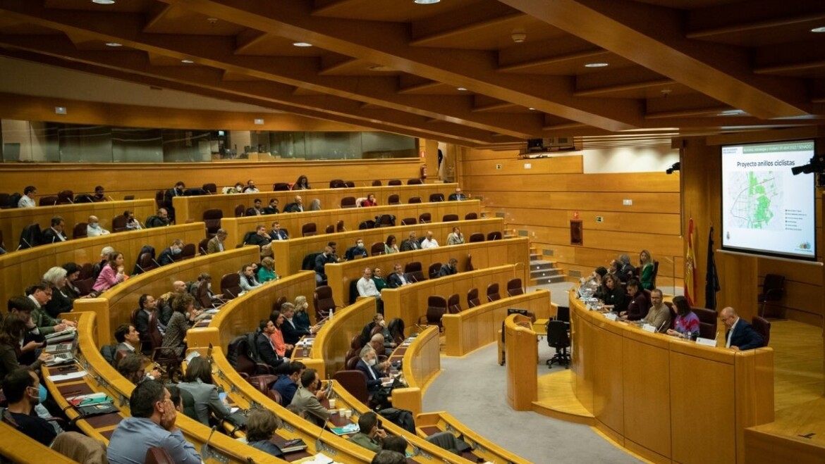 L’Ajuntament d’Elx exposa al Senat la seua estratègia per a fomentar l’ús de la bicicleta a la ciutat