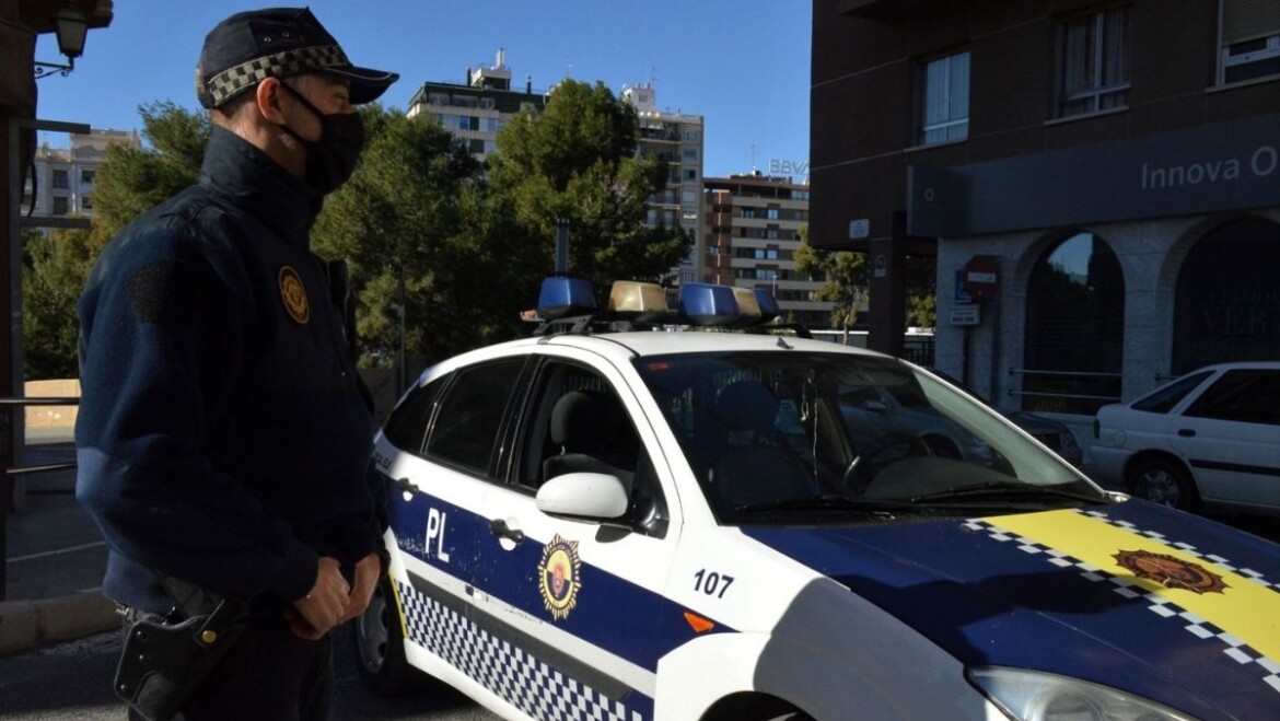 La Policía Local detiene a dos personas por ocultar en sus ropas speed, éxtasis, hachís y cocaína