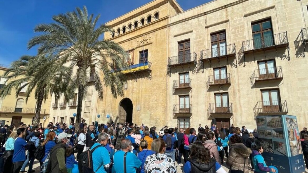L’Equip de Govern dona suport a la primera marxa de la plataforma Soles sin Voz per a donar visibilitat al Trastorn de l’Espectre Autista