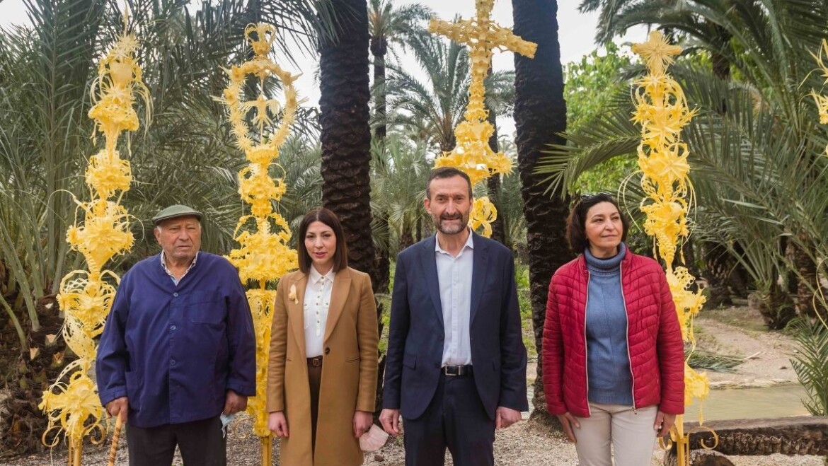 Els rams artesanals elaborats a Elx ja van camí del Papa, del Rei Felip VI i de la Reina Letizia