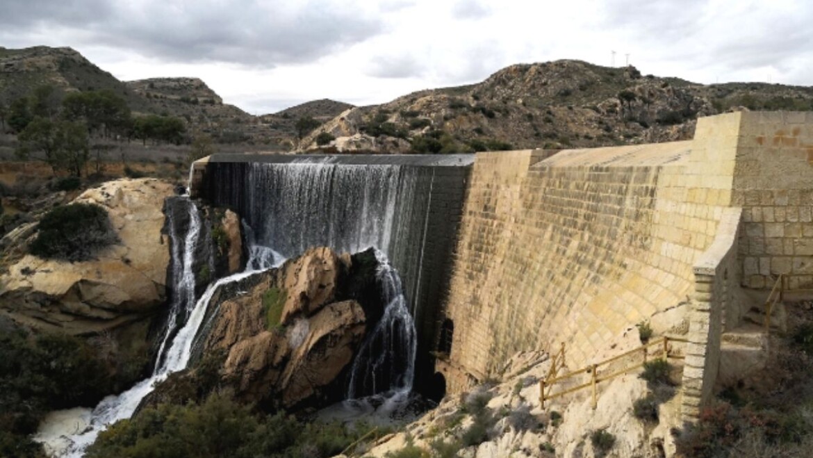 Medi Ambient i Margalló organitzen una exposició pel centenari de la central hidroelèctrica del pantà