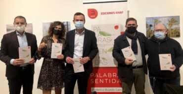 Cerca de un centenar de personas arropan al exconcejal Federico Buyolo en la presentación de su libro ‘Palabras Sentidas’ en la Llotja Medieval