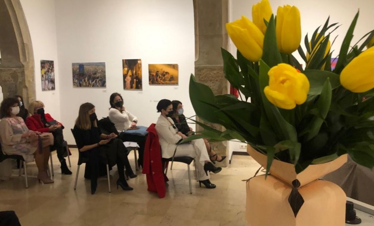 Presentación del libro ‘Palabras Sentidas’ en la Llotja Medieval (4) Imagen de la presentación de "Palabras Sentidas"