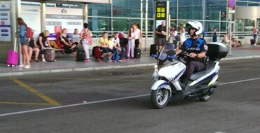 Detingut un home a l’aeroport per furt d’equipatges i falsedat documental