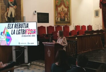 El Ayuntamiento denuncia la discriminación, violencia y exclusión social que sufren las personas LGTBI en el mundo