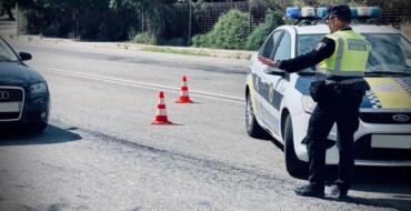 La Policía Local de Elche detiene en un control a una persona que conducía un coche de baja por robo en Madrid