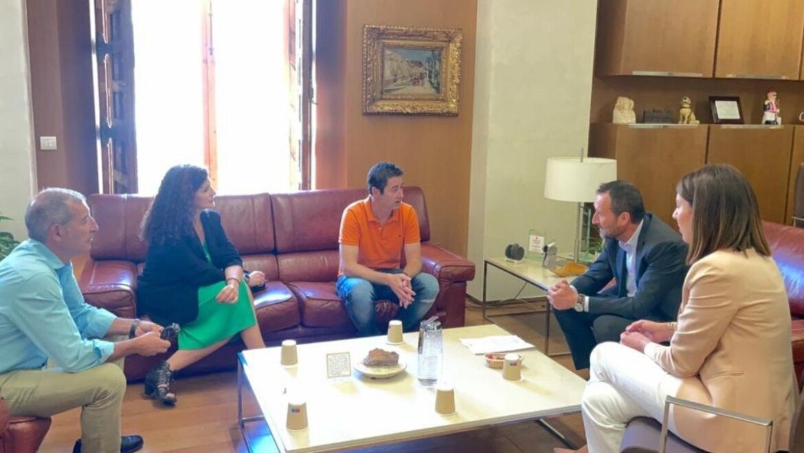 El Ayuntamiento de Elche llevará a la Junta de Gobierno un acuerdo para apoyar el reconocimiento de los médicos de urgencias y emergencias como especialidad MIR