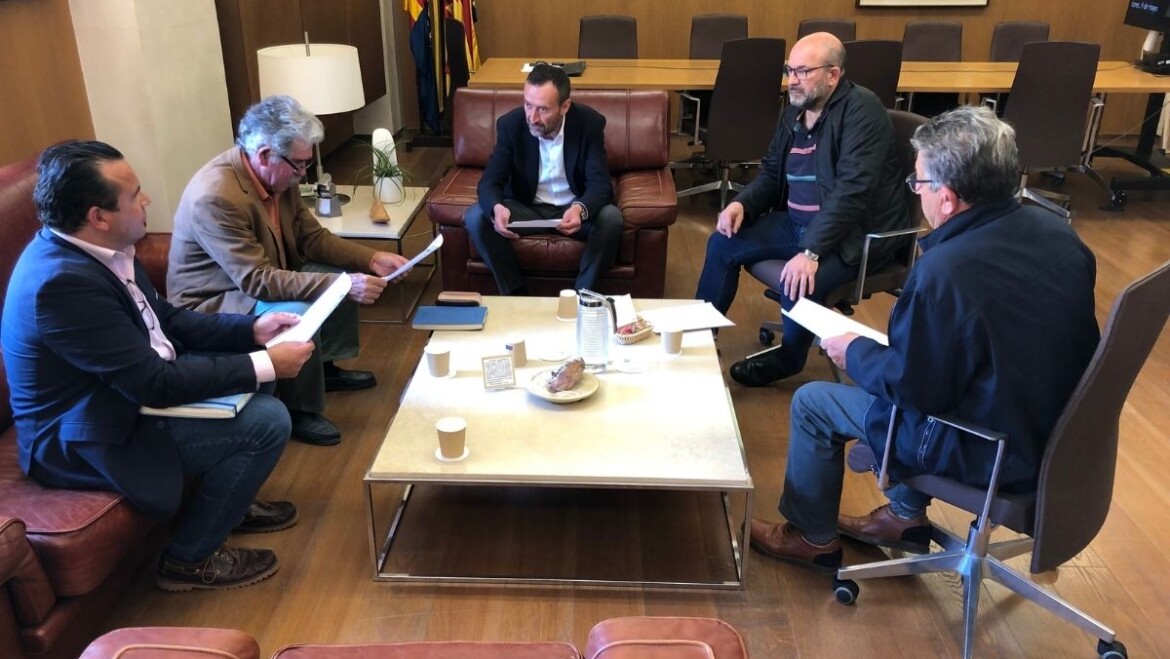 El Ayuntamiento pide a Transición Ecológica un periodo adaptativo y ayudas para los agricultores ante la nueva ley de gestión de residuos