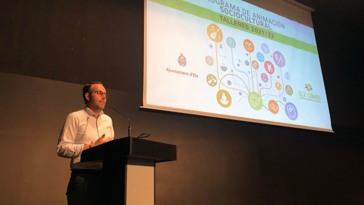 La clausura del programa d’animació sociocultural omple el Centre de Congressos d’activitats per a tota la població