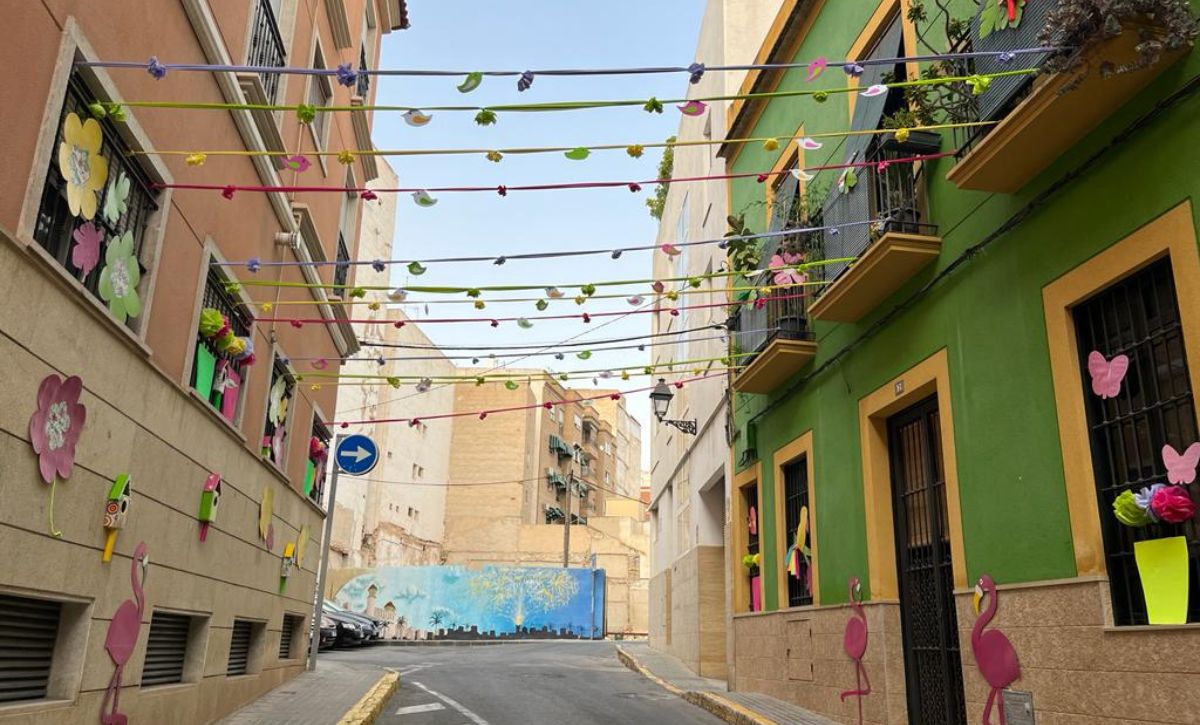 Calles engalanadas Raval Elche (2)