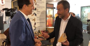 El alcalde de Elche plantea en la comisión de las Cortes Valencianas cinco retos para que el calzado siga en la “vanguardia mundial”