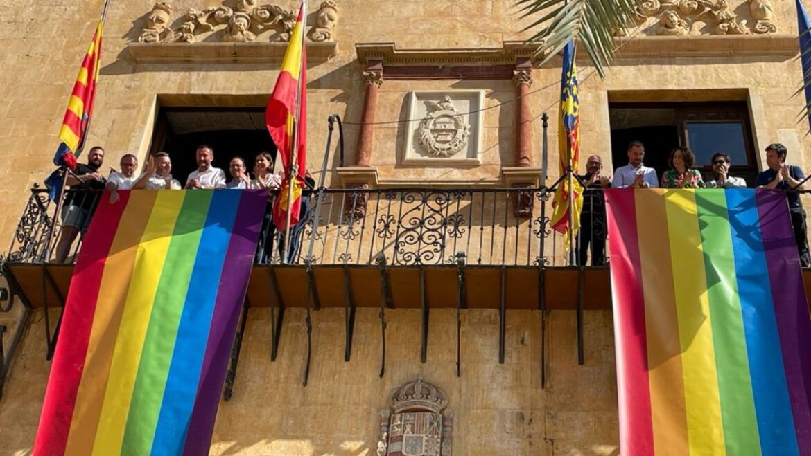 L’Ajuntament mostra el seu compromís amb el col·lectiu LGTBI per a denunciar els discursos d’odi i defensar els seus drets