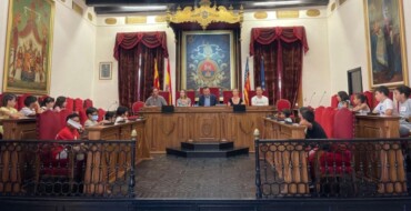 El alcalde responde a las preguntas de una treintena de alumnos de tercero de Primaria del colegio Reyes Católicos