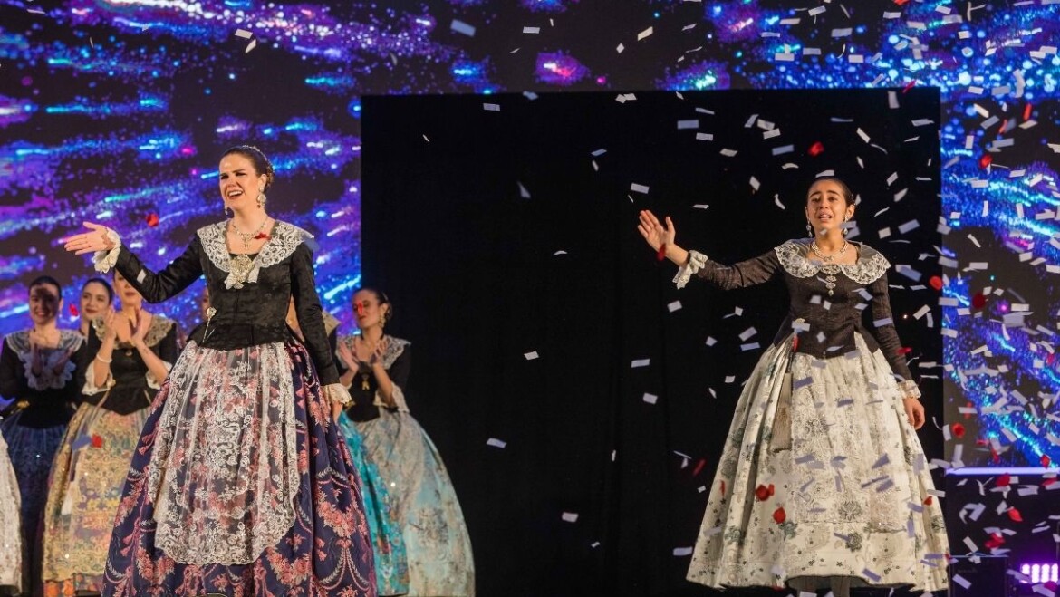 Alba Berenguer Coves y Julia Moreno Guerrero se convierten en las nuevas reinas mayor e infantil de las Fiestas de Elche