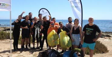Recogen más de 25 kilos de basura en la limpieza organizada por Medio Ambiente en la Playa del Carabassí