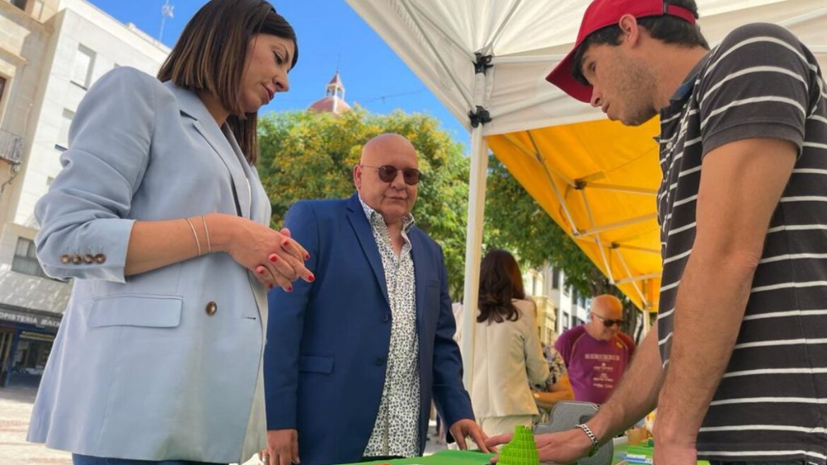 La Plaça de Baix acull un circuit de mobilitat i una exposició de material adaptat a les necessitats de les persones amb discapacitat visual