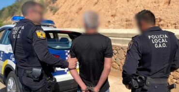 Agentes de la Policía Local de Elche detienen a un hombre por un presunto delito de tráfico de drogas al tratar de huir de un control