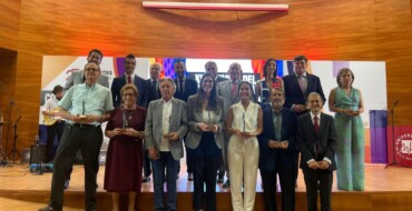 El alcalde entrega el premio ‘Entidad sin ánimo de lucro’ a CONCIÉNCIATE por su labor altruista y solidaria durante los Premios del Consejo Social de la UMH