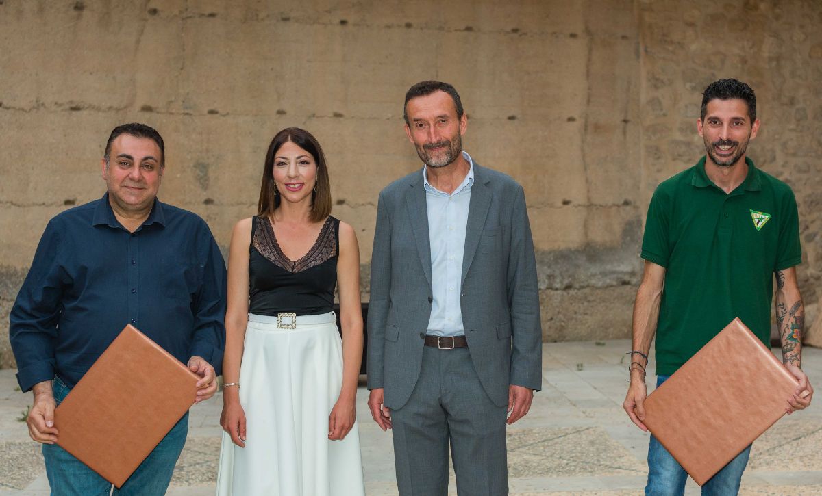 Reconocimiento a las reinas de las fiestas de Elche 2019 (10)