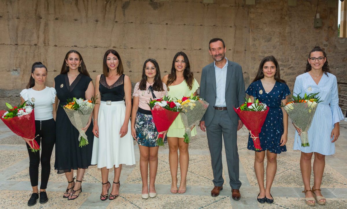 Reconocimiento a las reinas de las fiestas de Elche 2019 (11)