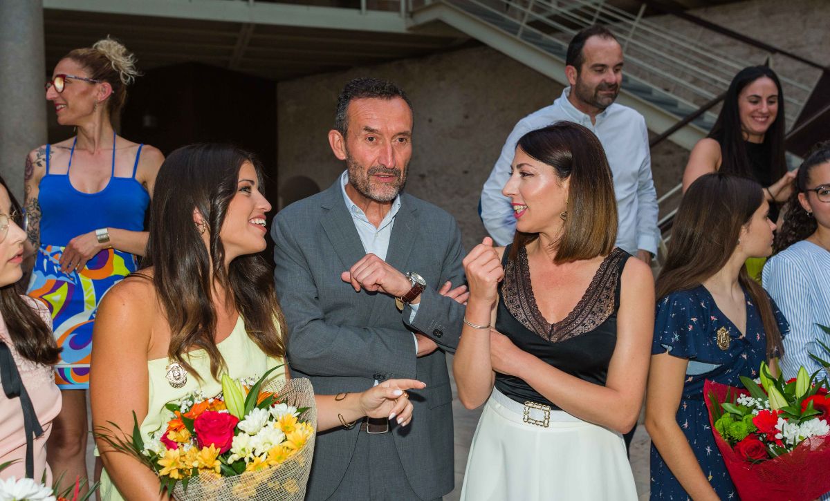 Reconocimiento a las reinas de las fiestas de Elche 2019 (14)