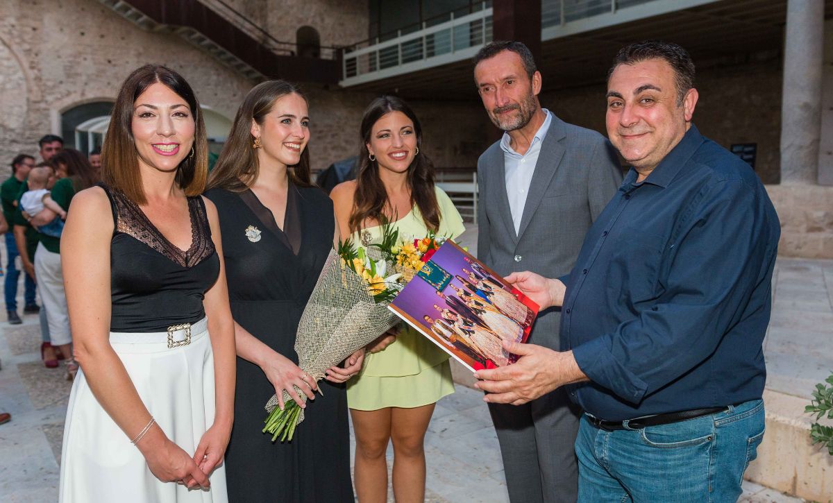 Reconocimiento a las reinas de las fiestas de Elche 2019 (15)