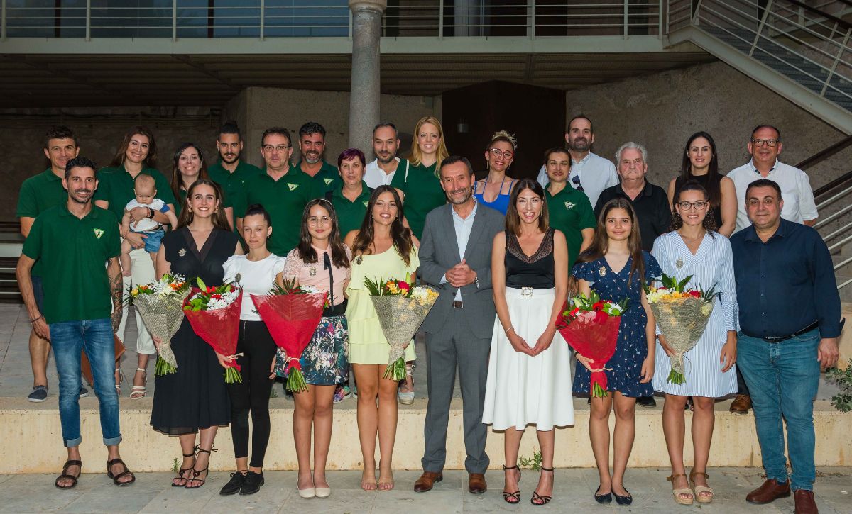 Reconocimiento a las reinas de las fiestas de Elche 2019 (16)