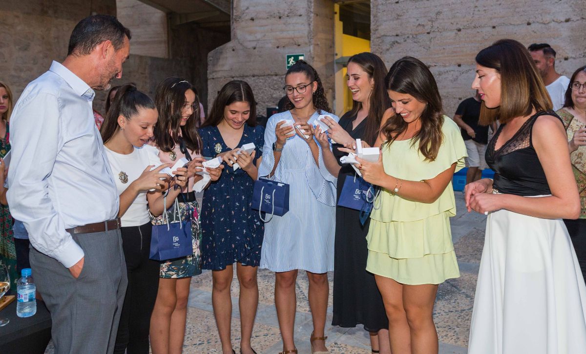 Reconocimiento a las reinas de las fiestas de Elche 2019 (19)