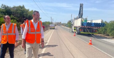 El Ayuntamiento mejora el abastecimiento de agua potable en La Hoya con la renovación de más de dos kilómetros de la red de suministro